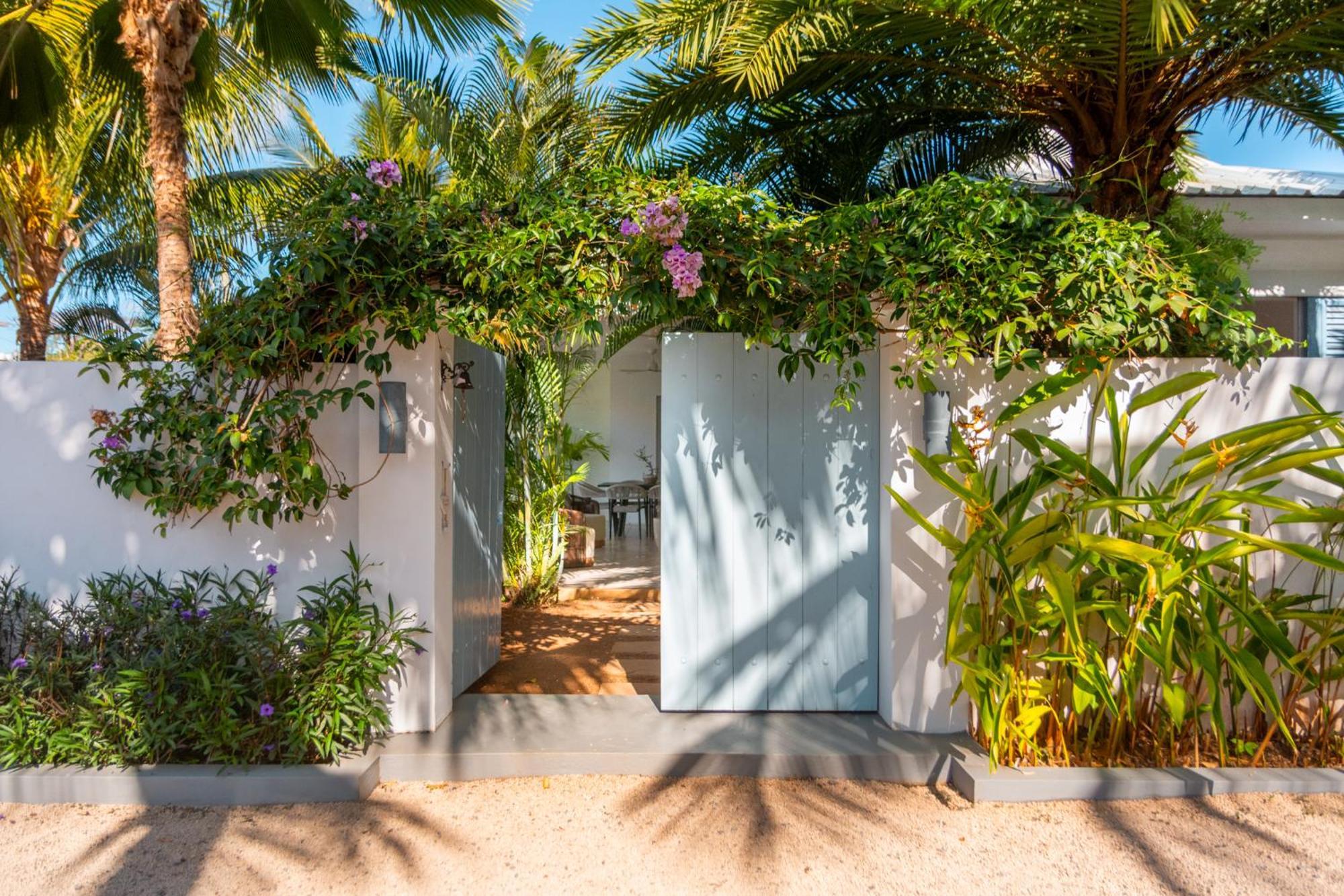 Le Mandala Moris Guesthouse Pointe Aux Canonniers Grand Bay Buitenkant foto